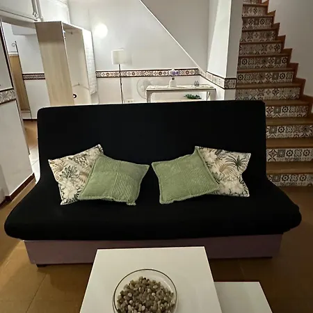 Almar Apartment *
